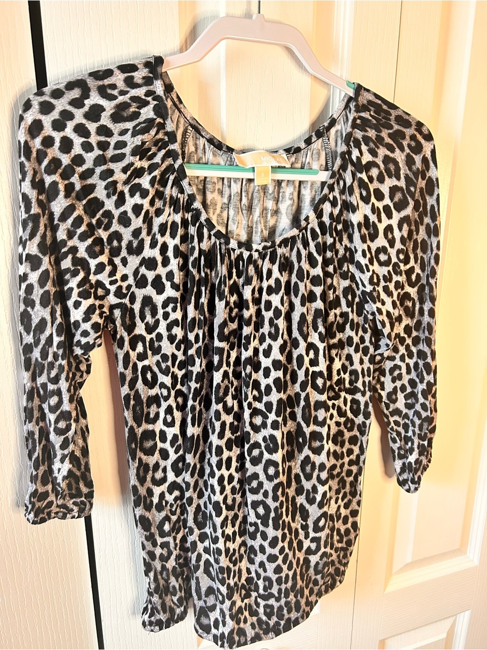 Michael Kors Women’s Size Small Leopard ‎ Black & Gray Scoop Neck Blouse Viscose